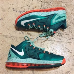 NIKE - Lebron XI Low (South Beach Edition)